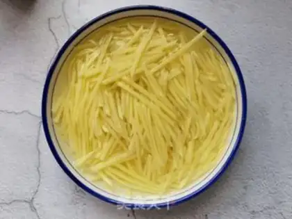 Make Twin pepper potatoes step 1