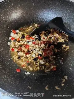 Make Garlic bean sprouts step 5