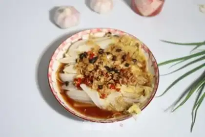 Make Garlic bean sprouts step 7