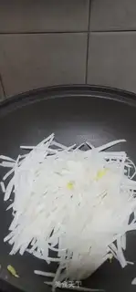 Make Shrimp radish soup step 5