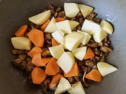 Make Carrot potatoes, lamb stew step 11