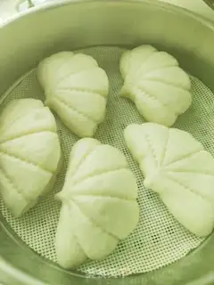Make A leaf clip step 17