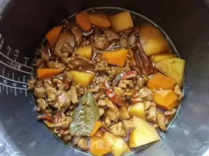 Make Carrot potatoes, lamb stew step 16