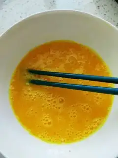 Make Autumn steamed eggs step 2