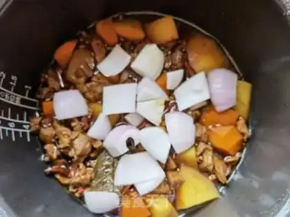 Make Carrot potatoes, lamb stew step 17