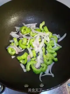 Make Suffering onion fried eggs step 3