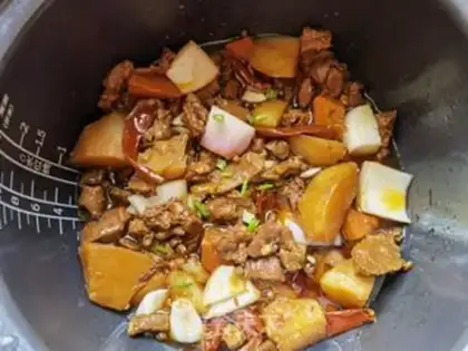 Make Carrot potatoes, lamb stew step 18