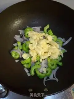 Make Suffering onion fried eggs step 4