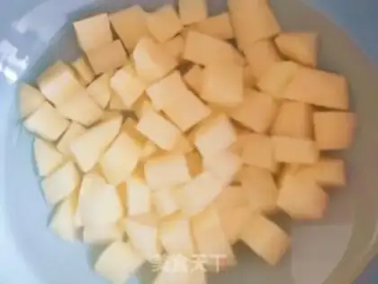 Make Tomato pasta fish soup step 1