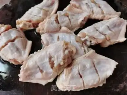 Make Air-fried spicy chicken wings step 1