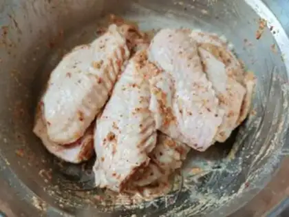Make Air-fried spicy chicken wings step 4