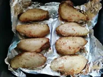 Make Air-fried spicy chicken wings step 8