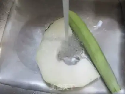Make Squeeze the cabbage soup step 1