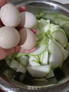 Make Pumpkin egg soup step 0