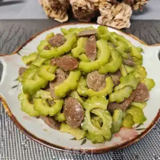 Make The meatballs are made of bitter melons step 5