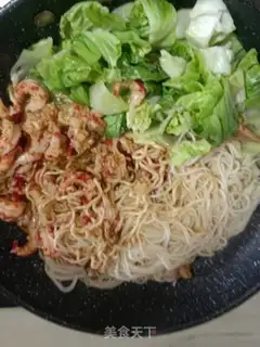 Make Garlic lobster noodles step 6