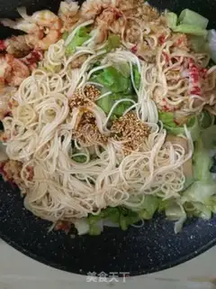 Make Garlic lobster noodles step 7