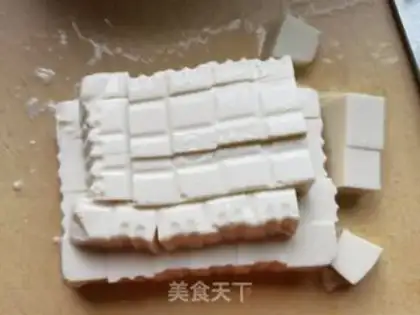 Make Tofu soup for dolls step 1