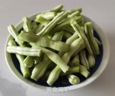 Make White bean-fruit chops step 1