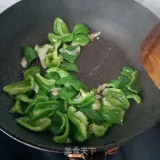 Make Wrinkled peppers and fat pig hoofs step 5