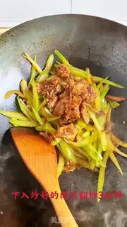 Make Celery fried meat step 10