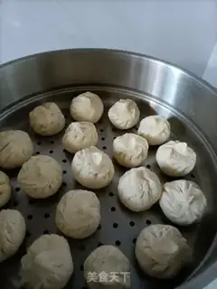 Make Bean-fruit pork bun step 5