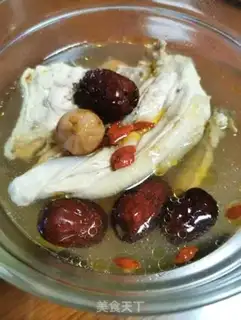 Make A rooster with figs and dates step 6