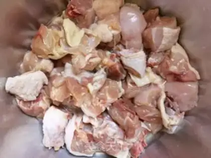 Make Potato-cooked chicken leg step 0
