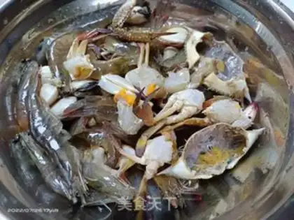 Make Seafood congee step 1