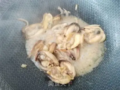 Make Soybean fan mussels soup step 4