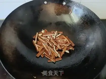 Make Scrambled eggs step 3