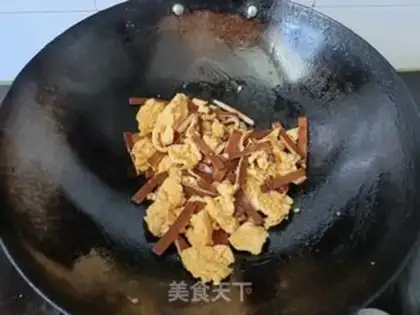 Make Scrambled eggs step 5