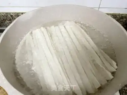 Make Spaghetti step 1