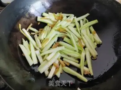 Make Shrimp smelt and melon soup step 3