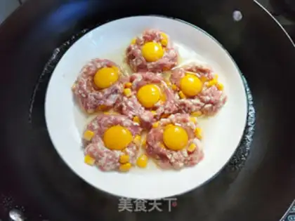 Make Meatloaf eggs step 6