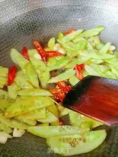 Make Crab-eating cucumber step 3
