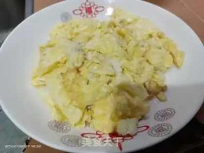 Make Tomato fried eggs step 2