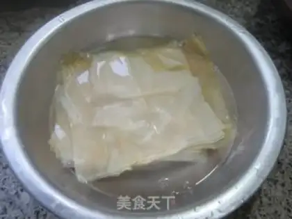 Make The gravy is white and a thousand packs step 10