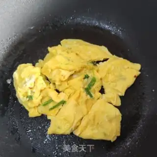 Make Eggs and apricot mushrooms step 3