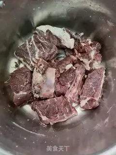 Make Red roast steak noodles step 2