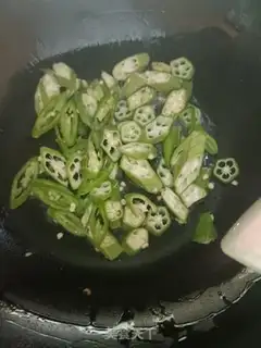 Make Autumn fried eggs step 2
