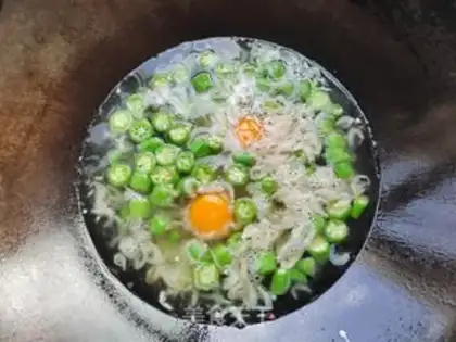 Make Shrimp skin egg soup step 5