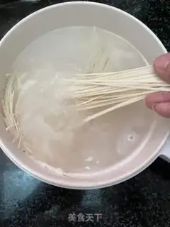 Make Red roast steak noodles step 7