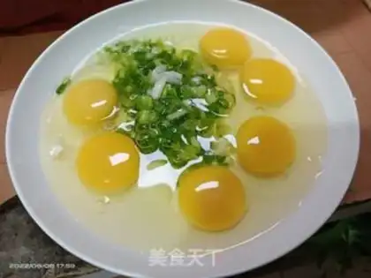 Make Onions, fried eggs step 0