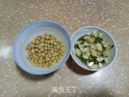 Make Green bean lilies step 0