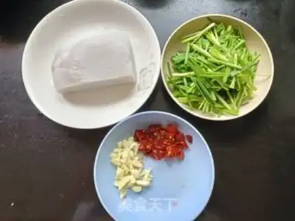Make Cream and red chips step 0