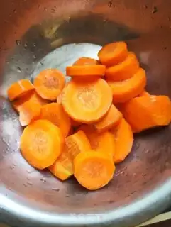Make Spring chicken bone soup step 1