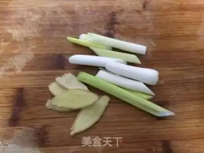 Make Honey to burn chicken legs step 1