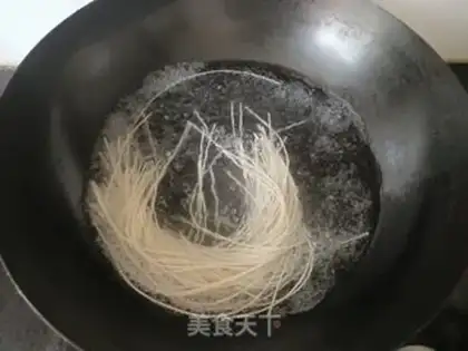 Make Goldy ham sausage step 1