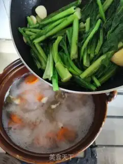 Make Spring chicken bone soup step 7
